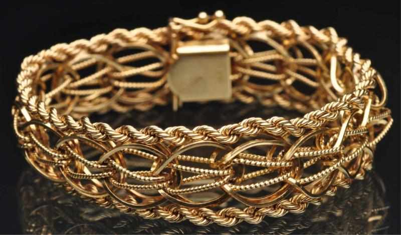 Appraisal: K Y Gold Bracelet Weight grams Condition Excellent Size L