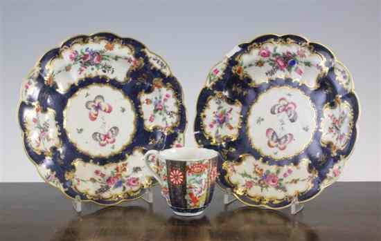 Appraisal: A pair of Worcester petal rimmed dessert dishes c with