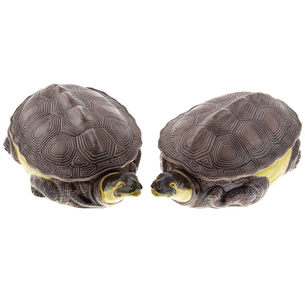 Appraisal: Pair of Chinese Export Porcelain Terrapin Boxes Carapace lid in