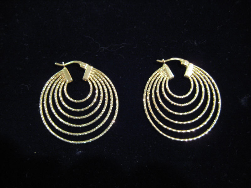 Appraisal: GOLD WIRE EARRINGS k gold textured wire earrings in five