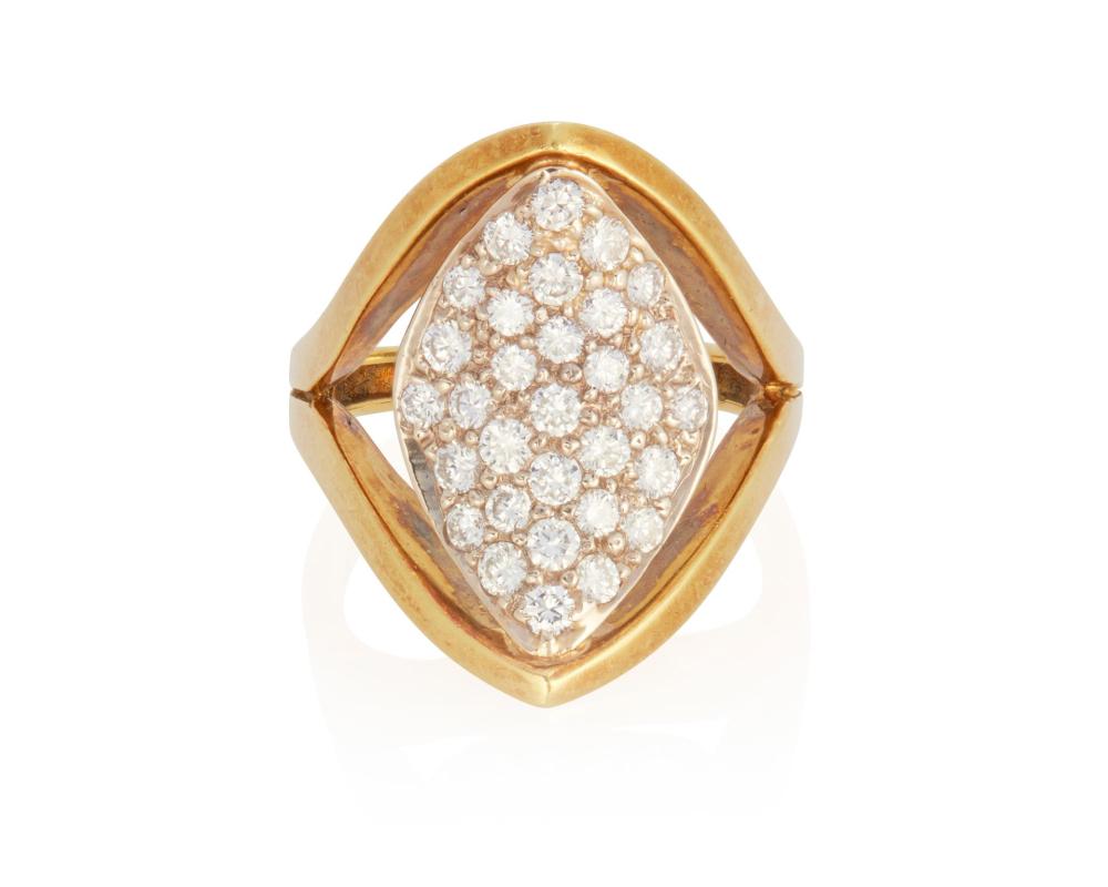 Appraisal: A DIAMOND RINGA diamond ring k white and yellow gold