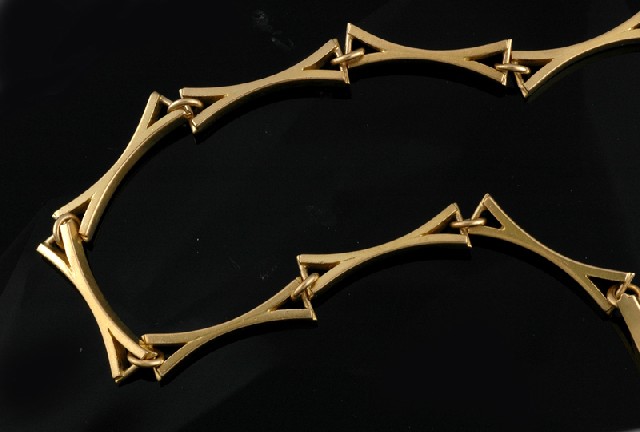 Appraisal: A CONTEMPORARY GOLD FANCY LINK NECKLACE The Gary Bradley designed