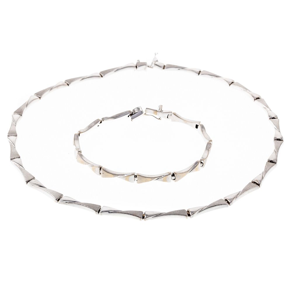 Appraisal: A Matching K White Gold Link Necklace Bracelet K white