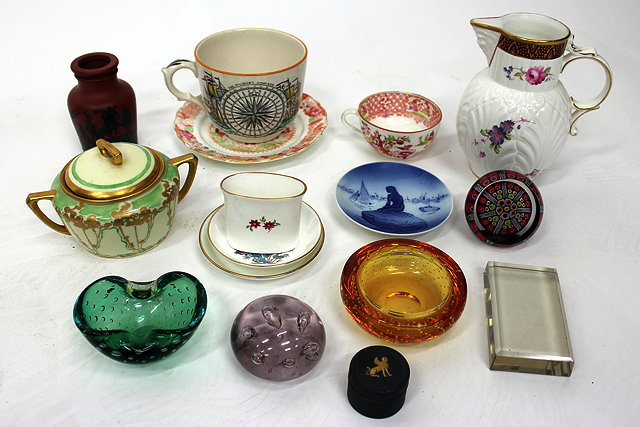 Appraisal: A SMALL QUANTITY OF CERAMICS consisting of a Coalport cabbage