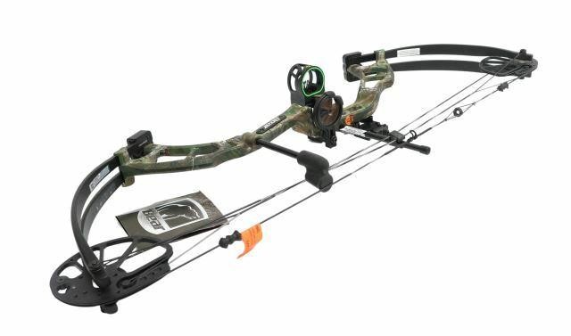 Appraisal: Bear Cruzer Compound bow appears as never used camo finish