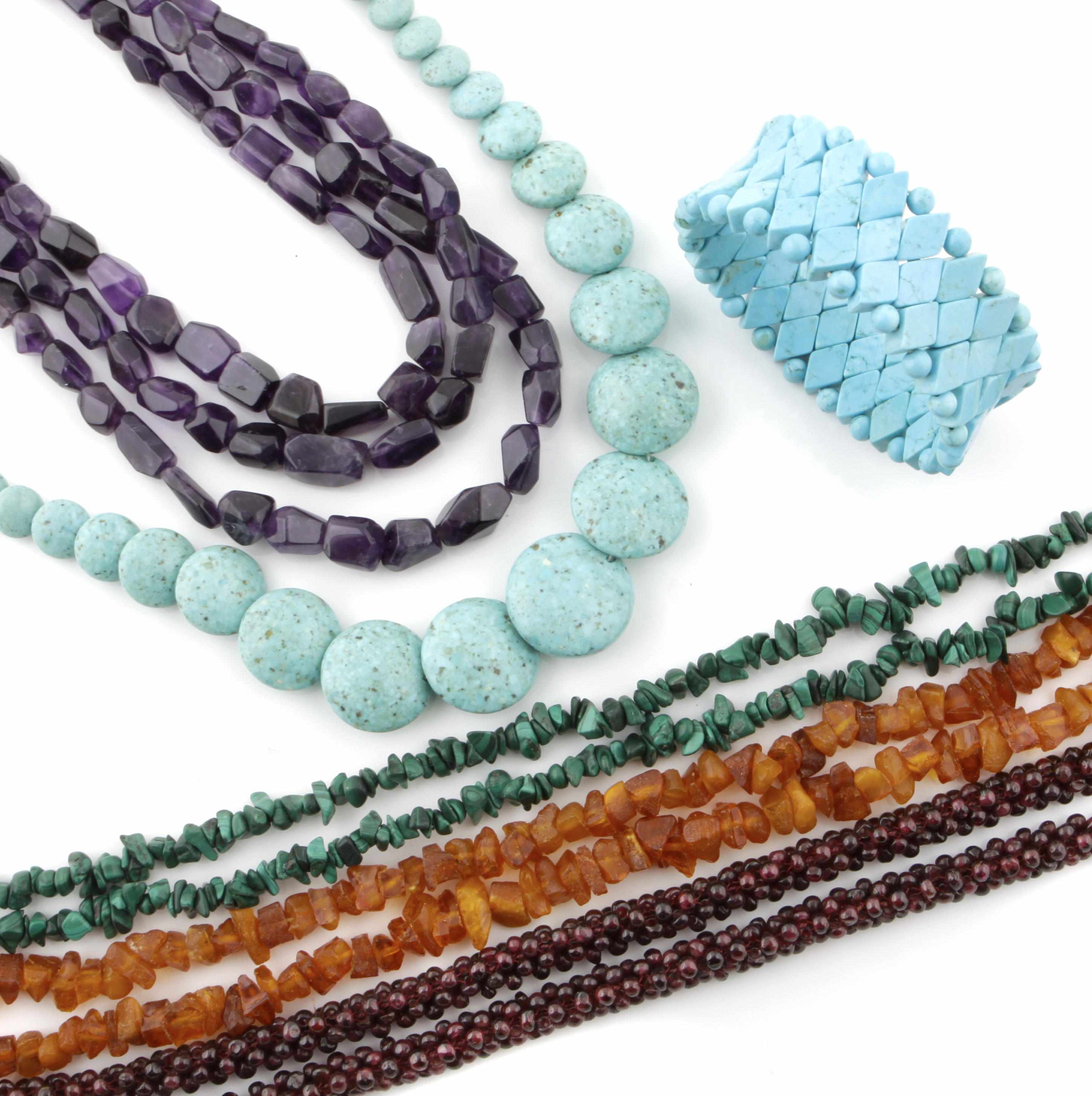 Appraisal: A collection of hardstone and bead jewelry