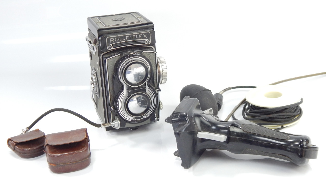 Appraisal: A mid thC Rollei Flex twin lens reflex camera with