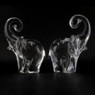 Appraisal: Two Oggetti Murano Crystal Elephant Figurines Signed on underside Good