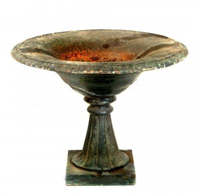 Appraisal: AN EARLY VICTORIAN CAST IRON FOUNTAIN the shallow circular bowl