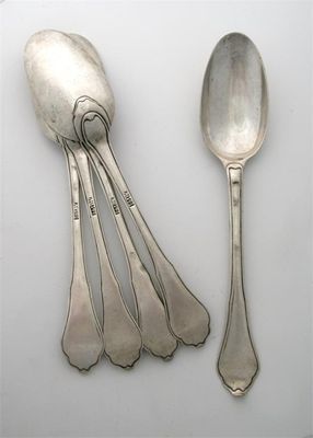 Appraisal: A set of four thread bordered tablespoons with wavy ends