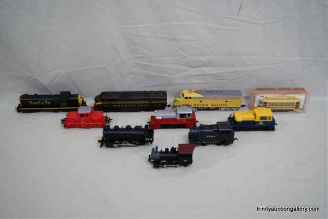 Appraisal: HO Scale Model Train Locomotive EnginesIncludes the following An older