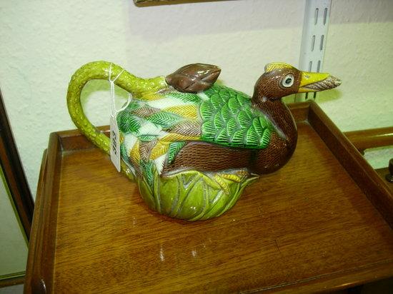 Appraisal: A CHINESE PORCELAIN TEAPOT in the form of a duck