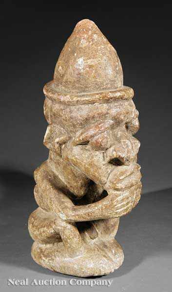 Appraisal: A Sierra Leone Carved Stone Nomoli or Pomdo Figure the