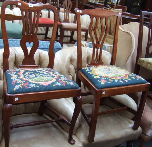 Appraisal: A George II walnut single chair with solid vase shaped