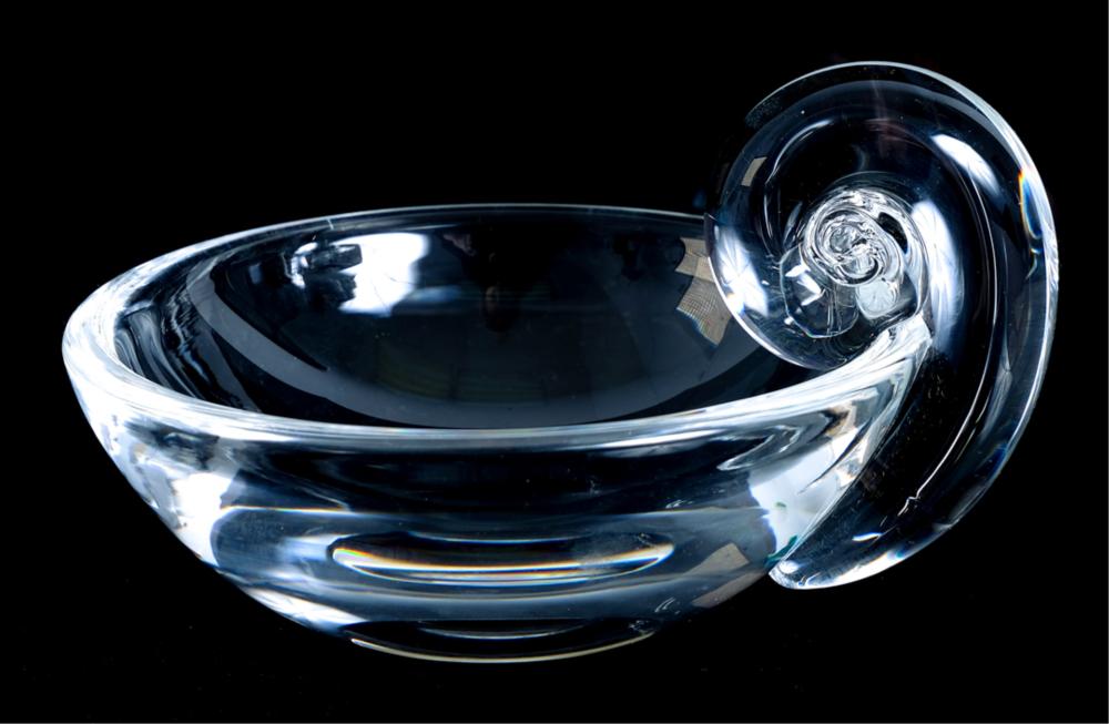 Appraisal: STEUBEN GLASS OLIVE DISH BY JOHN DREVESSteuben Glass Olive Dish