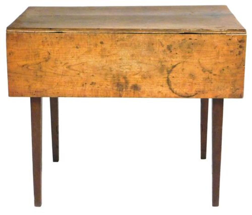 Appraisal: American drop leaf table th C oblong top and l