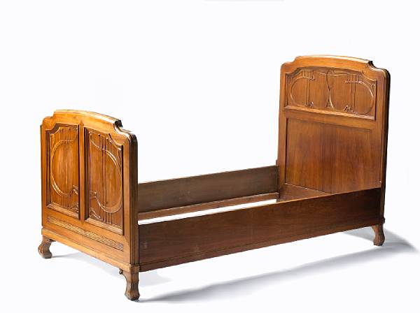 Appraisal: An Art Nouveau carved walnut bedroom suite early th century