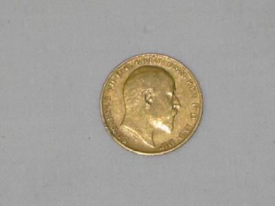 Appraisal: AN EDWARDIAN GOLD HALF SOVEREIGN