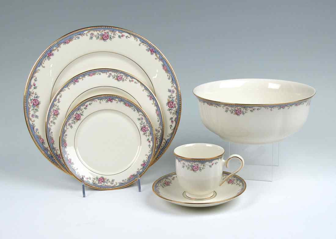 Appraisal: LENOX ''SOUTHERN VISTA'' FINE CHINA Service for approx pieces in