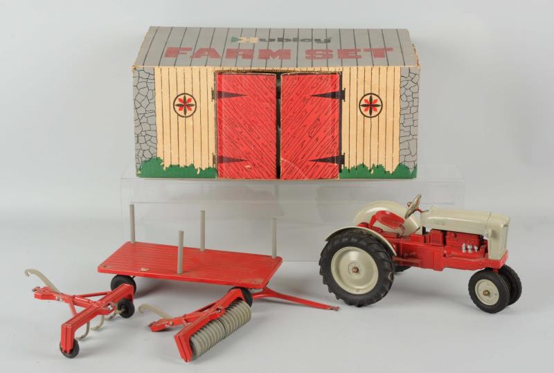 Appraisal: Hubley Large Farm Set No With Box The original box