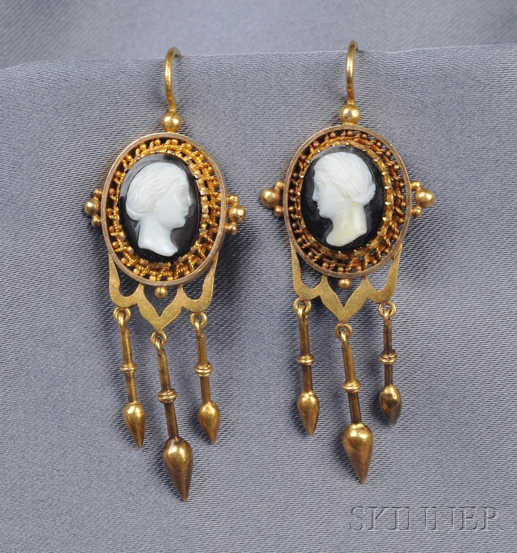 Appraisal: Victorian kt Gold and Hardstone Cameo Earpendants each set with