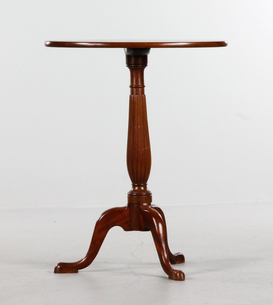 Appraisal: - Fine Queen Anne Style Candle Stand Fine Queen Anne