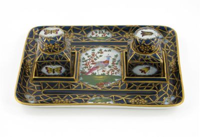 Appraisal: A Worcester-style Continental porcelain inkstand with two covered inkwells with