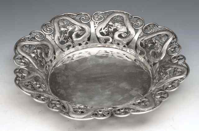 Appraisal: A CHINESE EXPORT SILVER BOWL the border with eight open