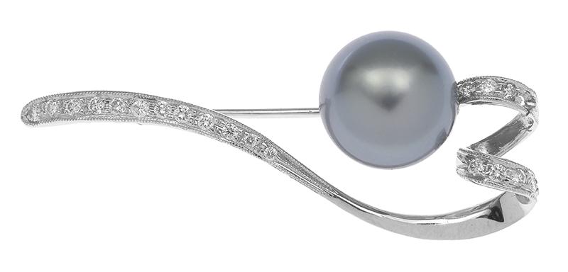 Appraisal: A TAHITIAN PEARL BROOCH The round pearl of green grey