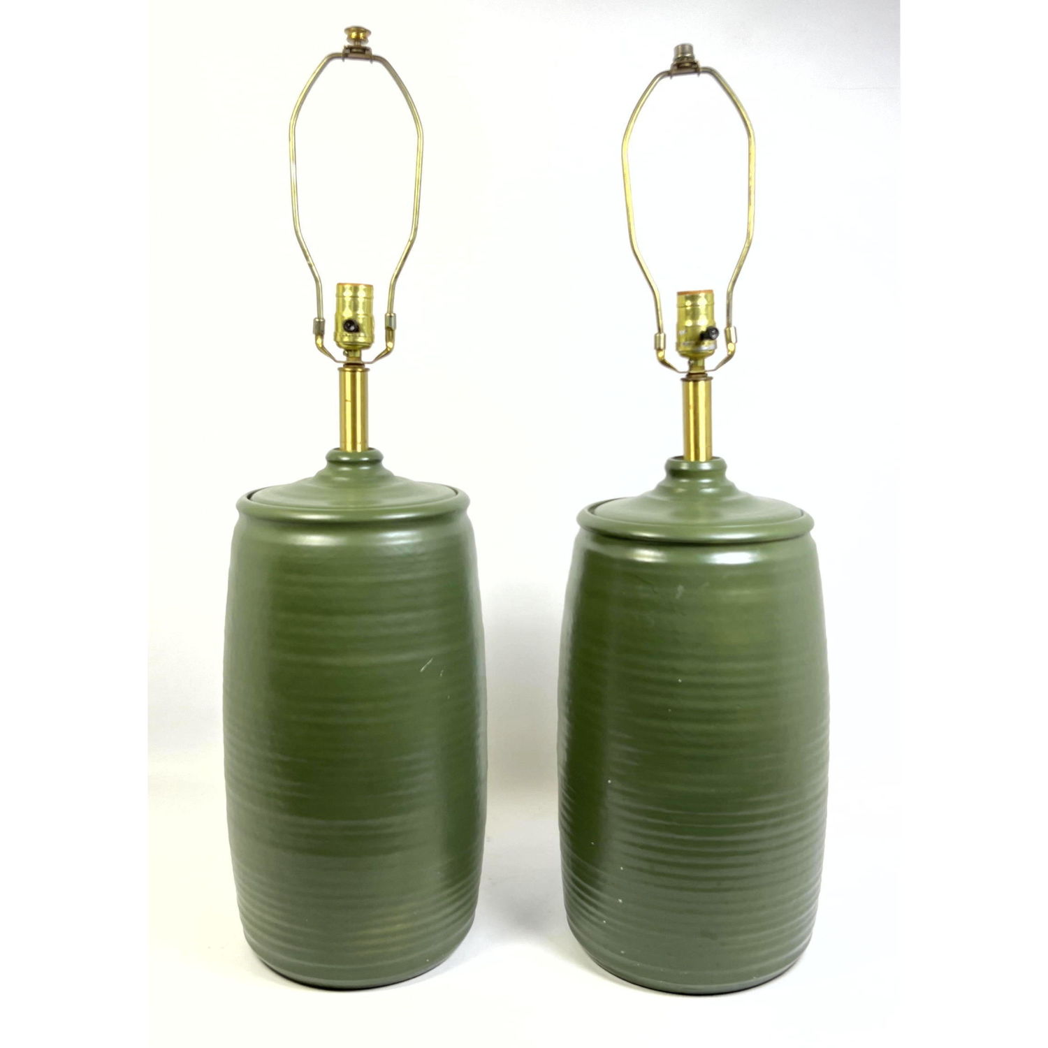 Appraisal: Pr Green Painted Pottery Modern Table Lamps Dimensions H inches