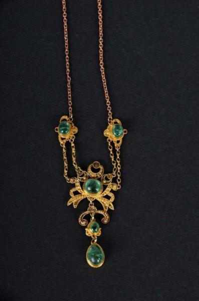 Appraisal: Victorian K Gold Necklace with Green Stones Condition Excellent Size