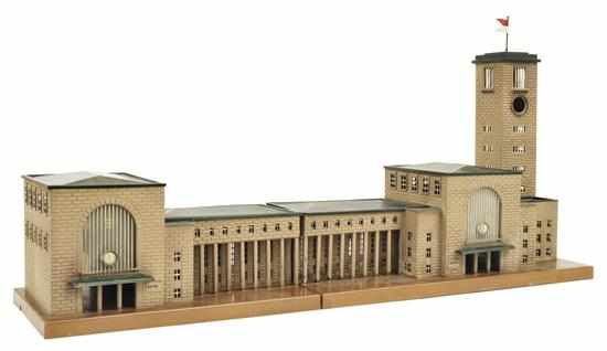 Appraisal: M RKLIN STUTTGART STATION AND circa hand painted tinplate brown