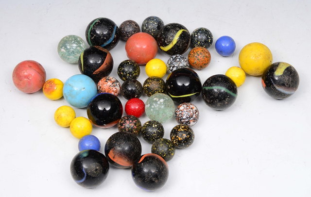 Appraisal: A VARIED COLLECTION OF ANTIQUE STONE AND GLASS MARBLES