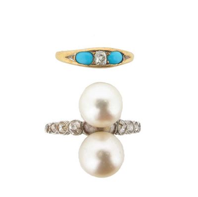 Appraisal: A ring set with two cultured pearls and graduated diamonds