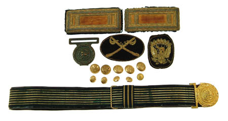 Appraisal: GROUPING OF CIVIL WAR AND POST-CIVIL WAR INSIGNIA This grouping