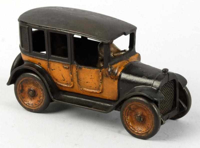 Appraisal: Cast Iron Arcade No Yellow Cab Toy Description American Early