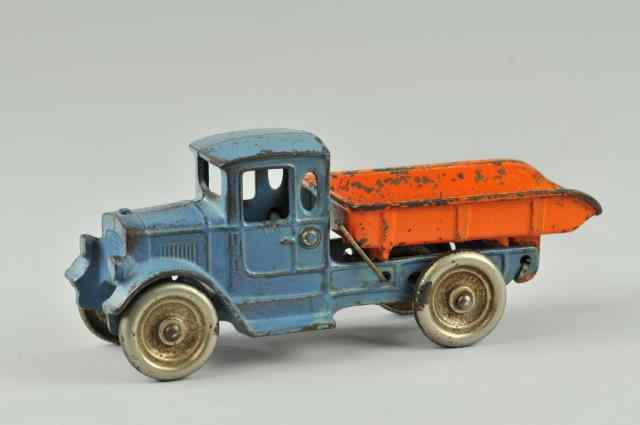 Appraisal: KILGORE DUMP TRUCK Great color combo used by Kilgore blue