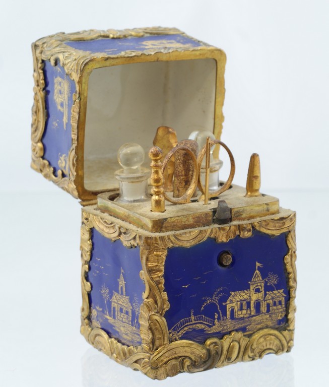 Appraisal: Blue and gilt enameled ladies necessaire with hinged top fitted