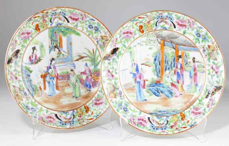 Appraisal: Pair Chinese Export Rose Mandarin Platescirca garden pavilion scene with