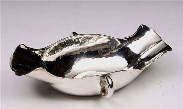 Appraisal: A SILVER TWO HANDLED VESSEL after a piece from Troy