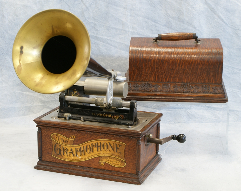 Appraisal: Colombia Graphophone cylinder phonograph witchs hat horn stress lines in