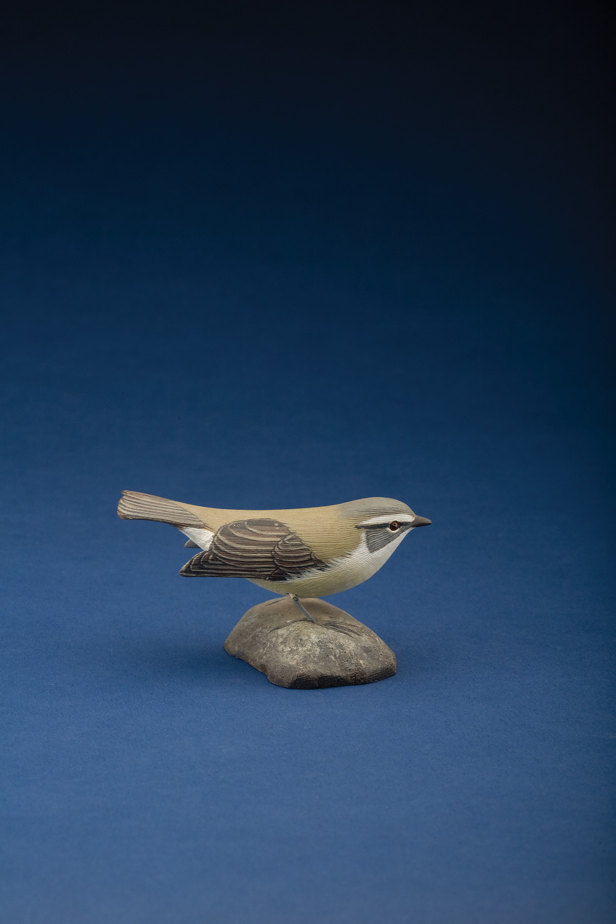 Appraisal: JESS BLACKSTONE AMERICAN - CARVED AND PAINTED TENNESSEE WARBLER CIRCA