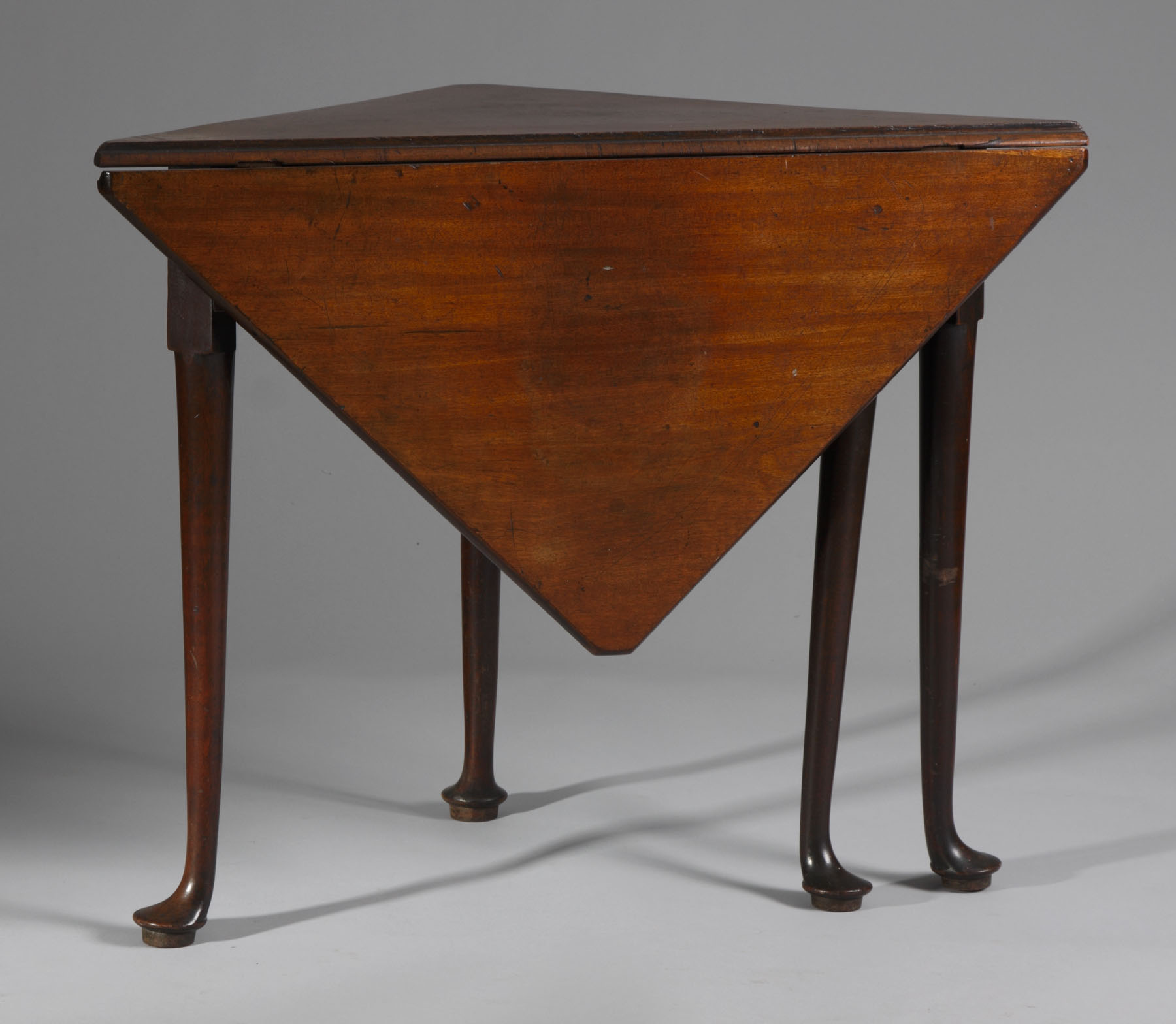 Appraisal: English Queen Anne Mahogany Handkerchief Table Condition Old patina finish