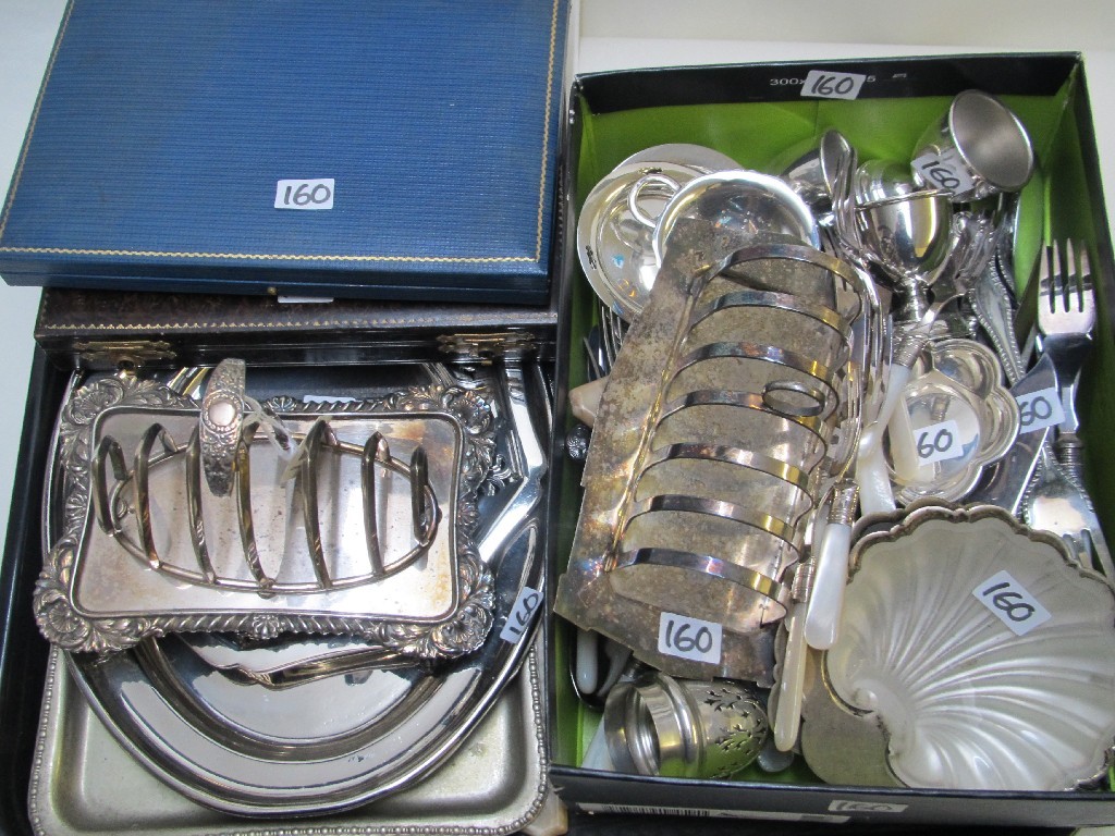 Appraisal: A quantity of plated wares comprising loose cutlery trays cased