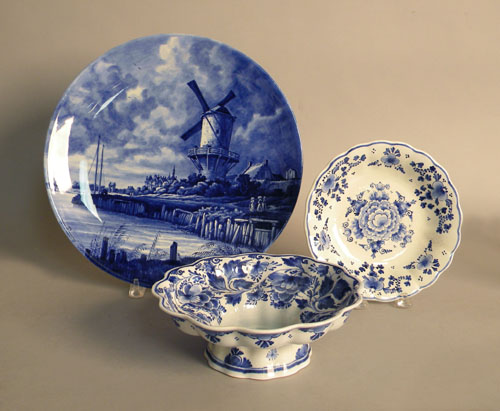 Appraisal: Three pieces of Delft porcelain th c largest is dia