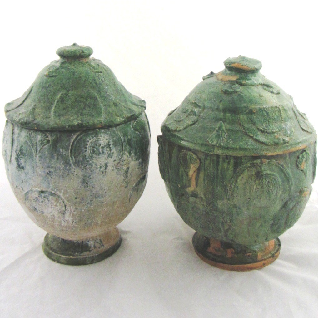 Appraisal: A group of five Chinese green glazed offering vessels Ming