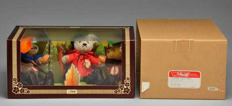 Appraisal: Steiff Campfire Set Of Bears In Box Description Circa s