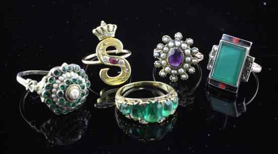 Appraisal: Five assorted dress rings including a diamond set crowned 'S'