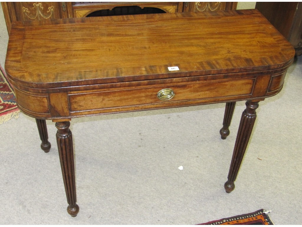 Appraisal: Victorian mahogany turnover tea table