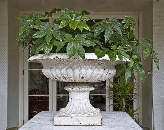 Appraisal: A th Century English cast iron garden urn of shallow